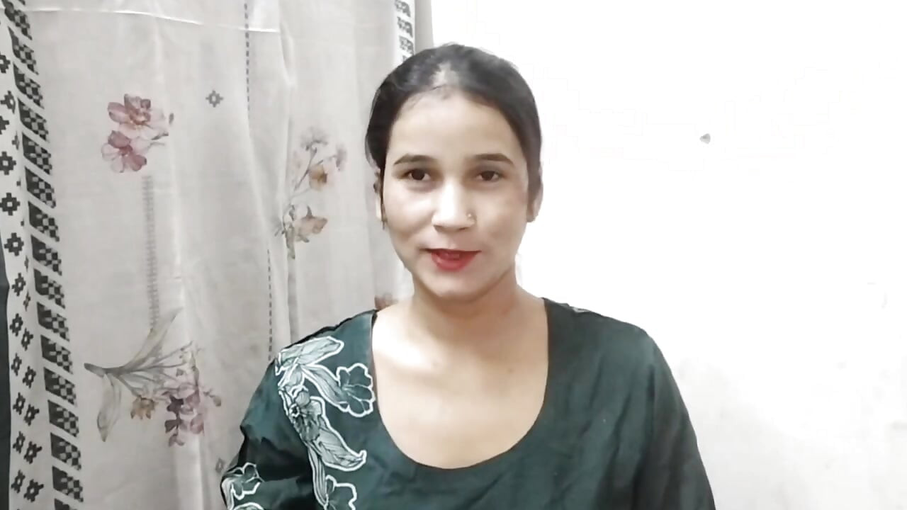 Desi aunty ko saman dene ke bahane pel diya