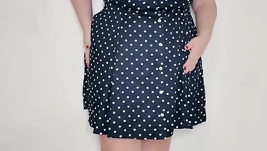 Polka Dots Ve Çoraplı Ateşli Iri Güzel Kadın