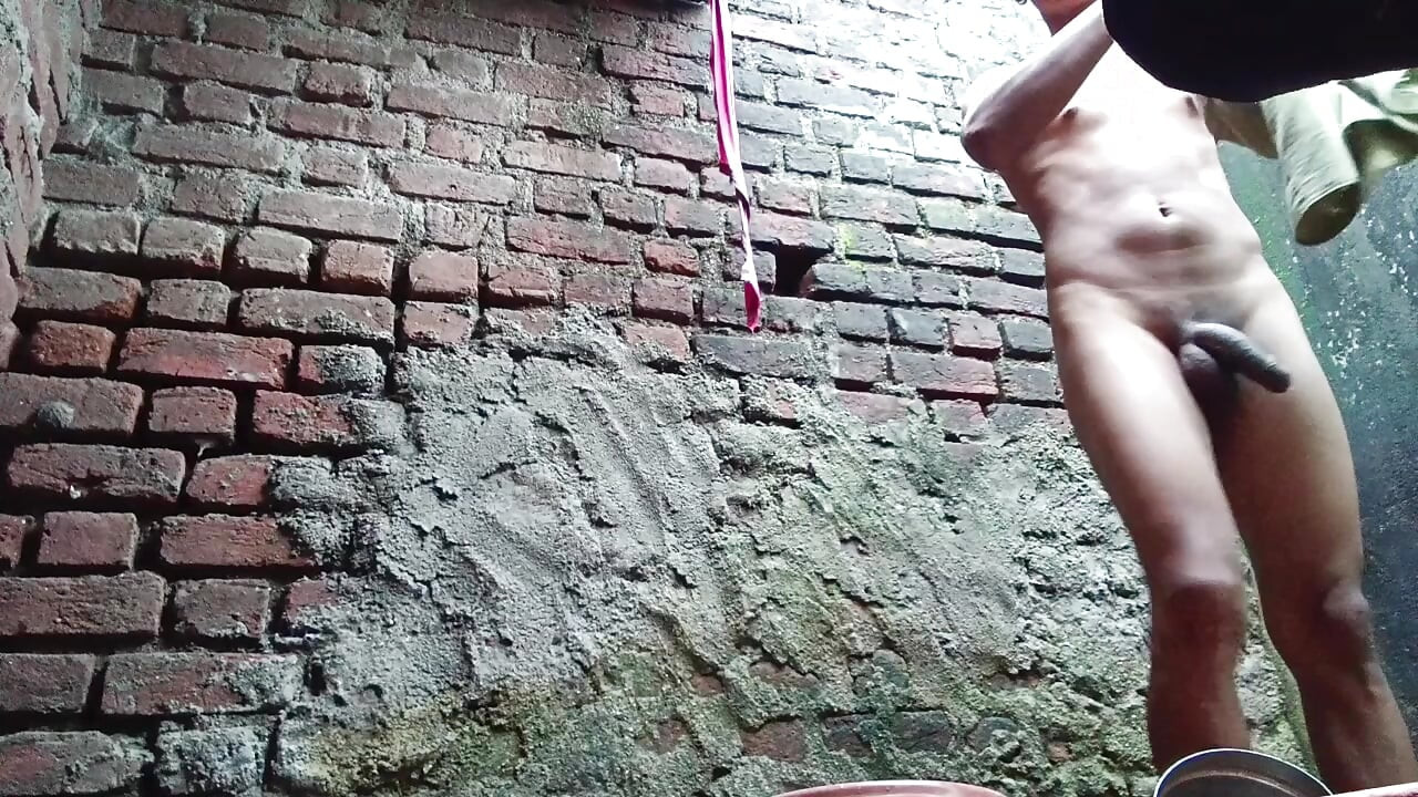 Bigg cock indian boy flashing
