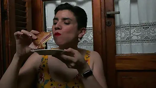 Aureli mit Schinken, Käse und Sperma!