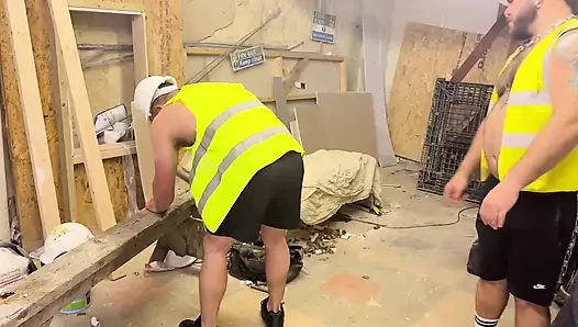 Kask üreticisi kıllı ayı göt yalıyor sonra paçoz doğuruyor