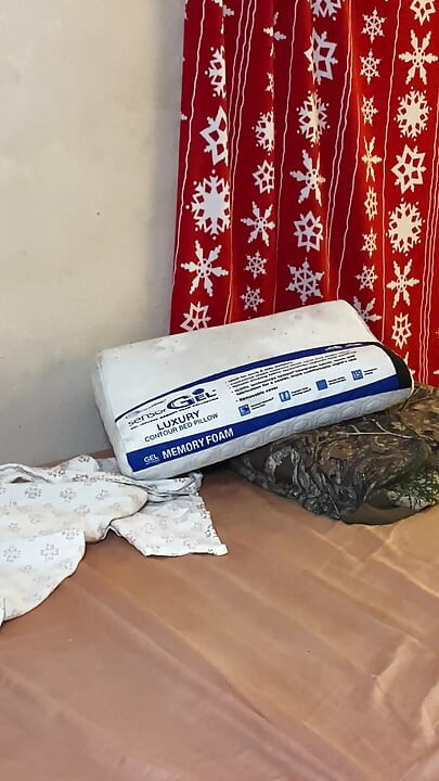 用肛塞抚摸我的鸡巴。