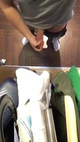 무릎 꿇고 소년