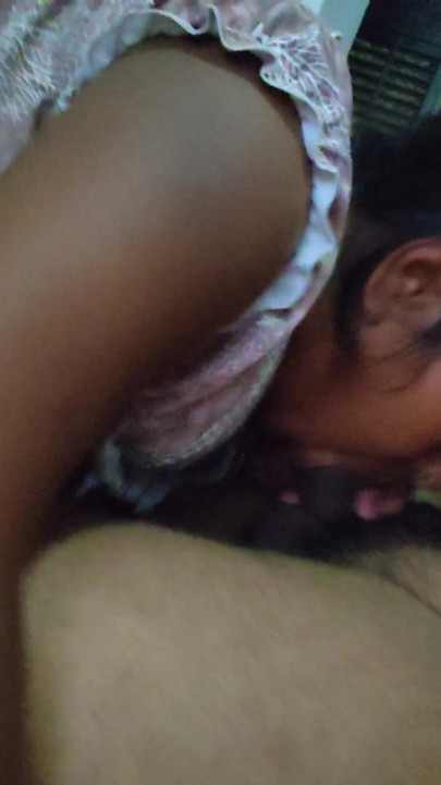 Bhabhi aapne boyfriend ko ghar bula leti he aaur aapne bade bade boobs aapne boyfriend se chusvati he aaur boyfriend ka land chus leti he | Clip 2