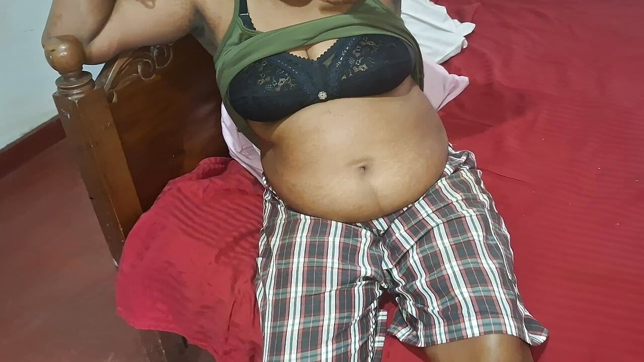 Pretty MILF SHOW Her Petite Body