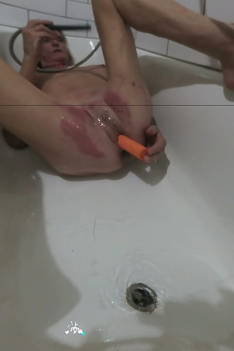 Lizzy Yum SEPTEMBER 2026 bathing masturbation