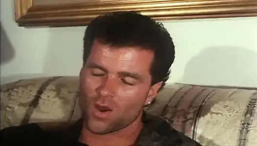 90'lar Her Şeyin Daha Fazlası: Lezbiyenler, Orgiler, Irklararası Ve Çok Sayıda Tüylü Orospu Çocuğu