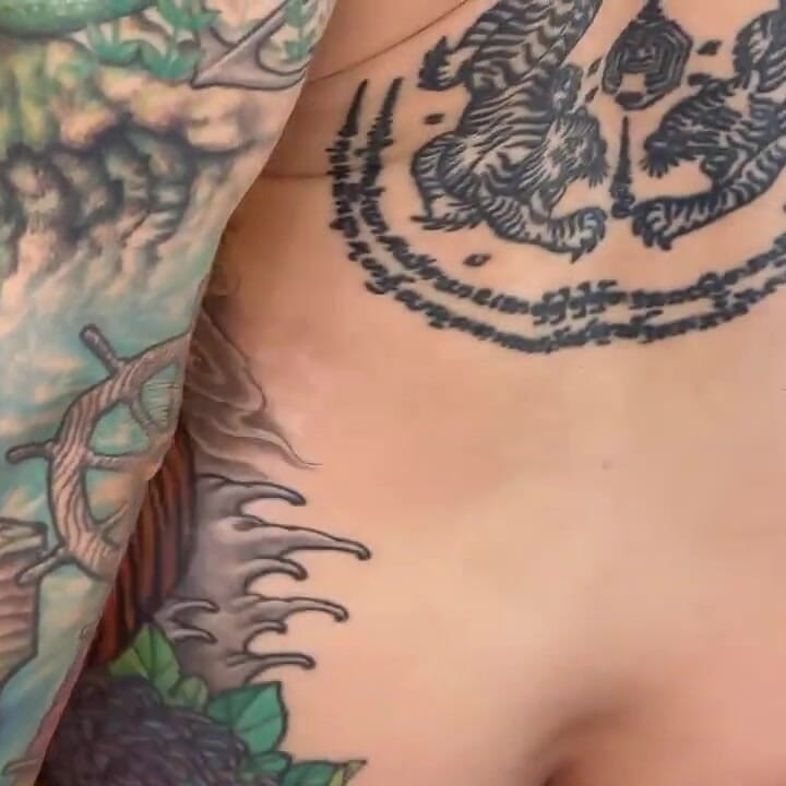 Tattooed Baddies Get Oiled up & Fuck Double Ended Dildo