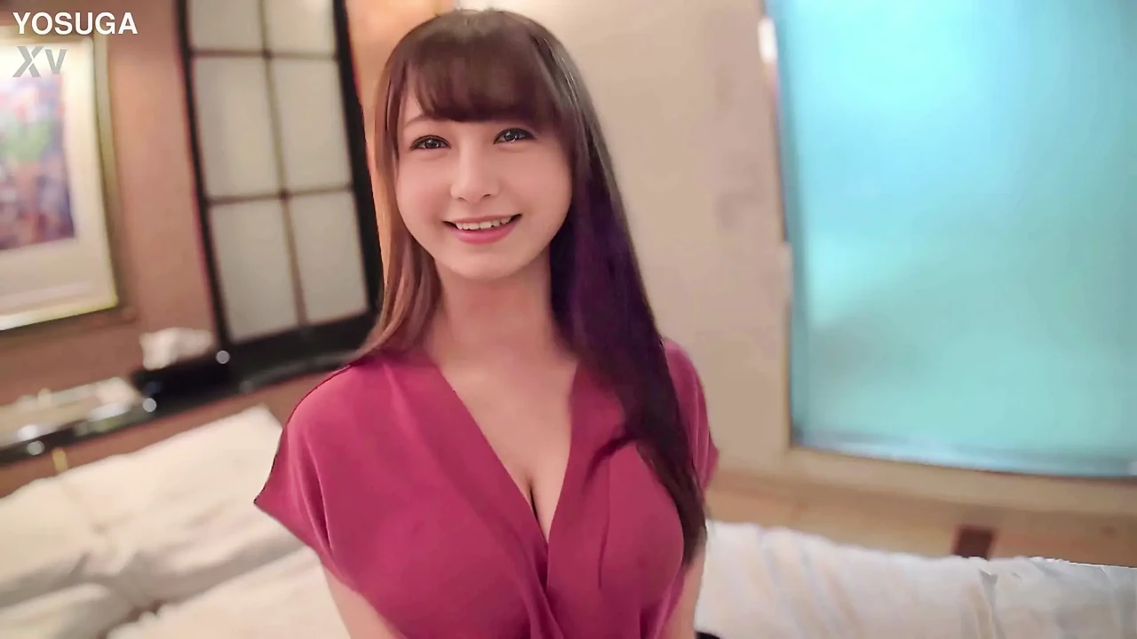 A Professional Violinist Who Has Given Lectures Around the World a Completely Private Video of Her in a Hotel Room