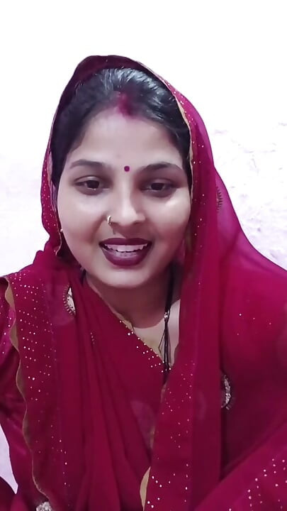 Komal had ordered a maxi dress and told the delivery boy, "I will wear it now, see the car, then I will pay."