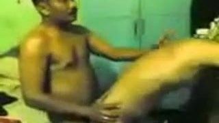 Schwuler Indo ohne Gummi