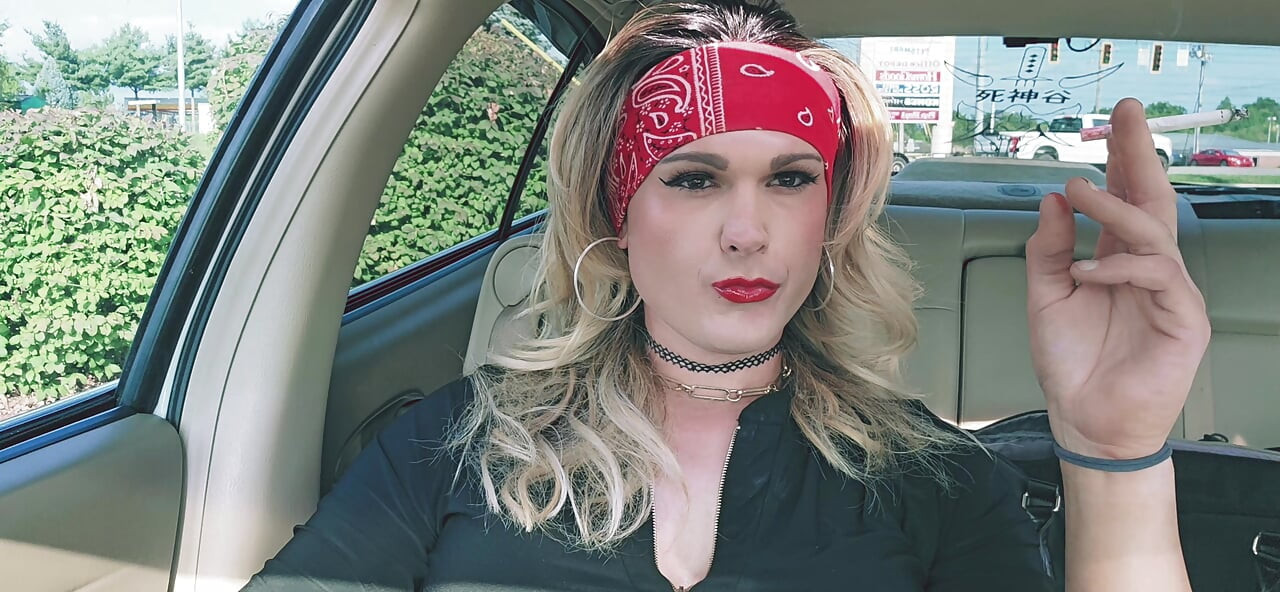 Kylie Babes Smoking Fetish Car Play