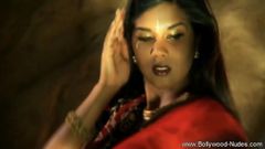 Người đẹp khiêu vũ trong đêm Bollywood