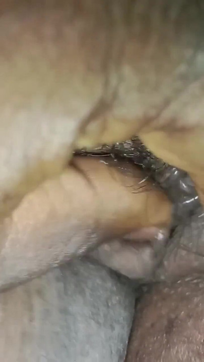 Eu coloco meu dedo dentro da vagina da minha madrasta e tirei seu mel, parte 2 | Clipe 1