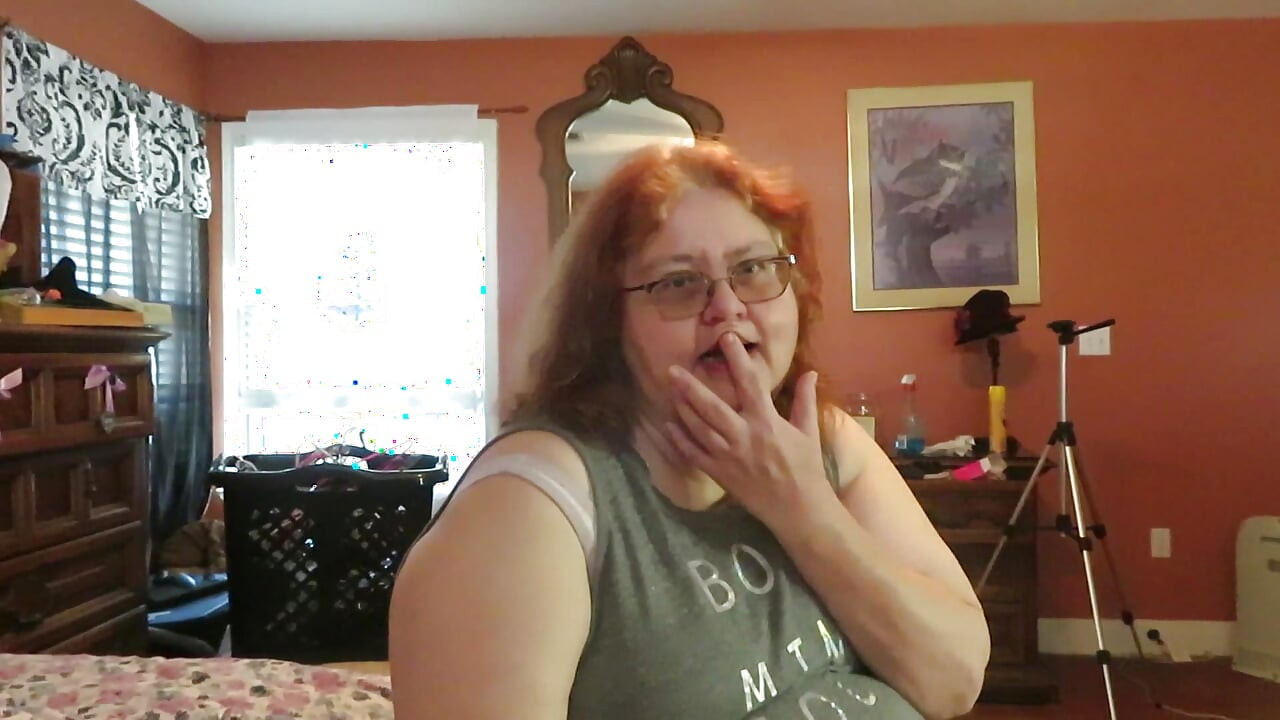 BBW nurse Vicki enjoys eatting a chocolate vanilla ice cream popsiscle