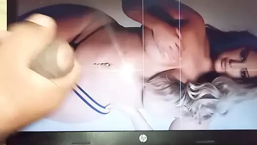 ashley alexiss'e saygı duruşu