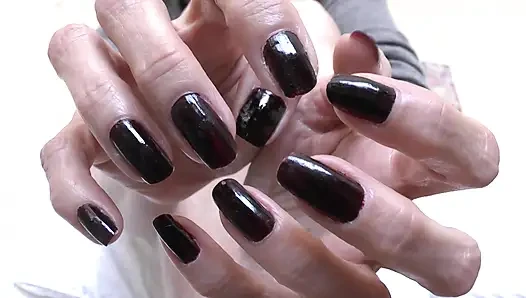 Dunkle fingernägel und glänzende beine teil 1, lady victoria Valente