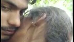 Jija Sali - поцелуи и романтика в джунглях