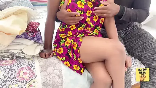 Шри-ланкийская горячая возбужденная сексуальная жена с большими сиськами с маленькими сиськами изменяет с бывшим бойфрендом