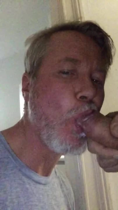 Daddy cummin in step daddys mouth