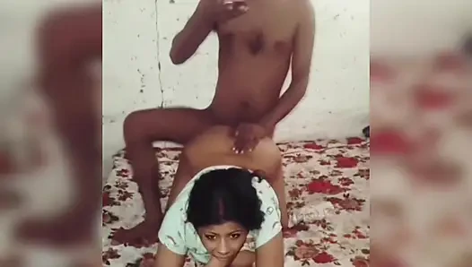 S-296. Istri desi India muda bersetubuh dengan teman suami