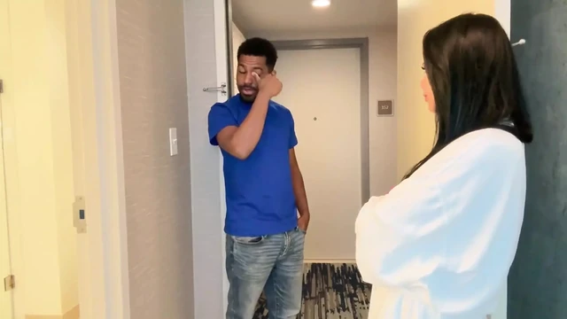 Slutty MILF Piper Gets Piped in Her Hotel by BBC