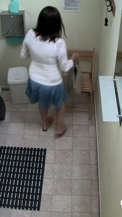 Czech Solarium 325: Pregnant Woman Enjoys an Intimate Moment on Camera