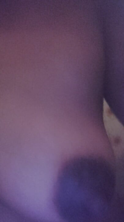 Indijska seksi Bhabhi prstima se i piša