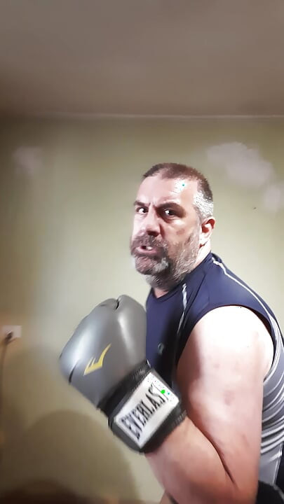 Silver Daddy Boxer Vs. Jobber!