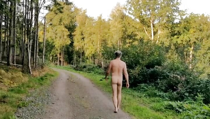2025-09-20 nude walk in the forrest