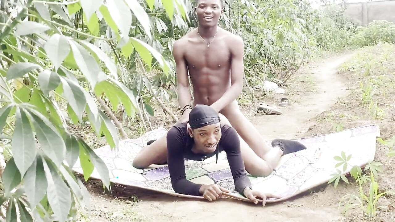 Vanjska Sissy Obožava Seksi BBC Twink