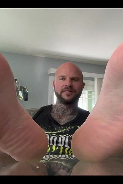 Do You Deserve to Worship Daddys Feet?