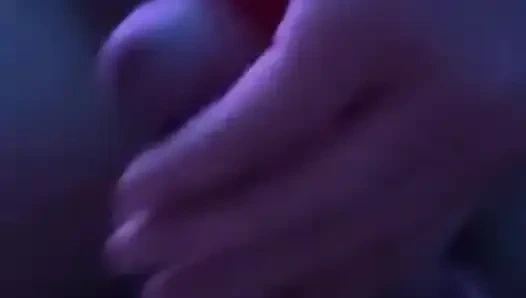 işten eve döner dönmez penisimle ilgilenmesini istiyorum