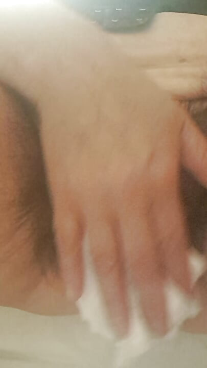 MILF dalam kepanasan menghisap jarinya dari kelemahan pepek