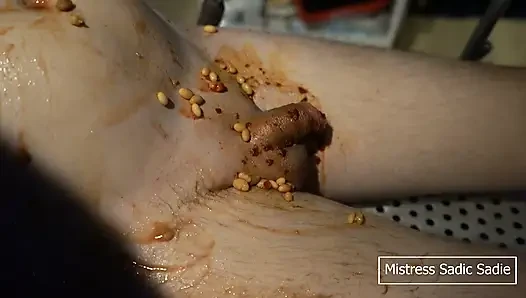 Bermain dengan makanan