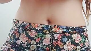 Une fille sexy reçoit un massage avec deux gros seins de cow-girl - DepravedMinx