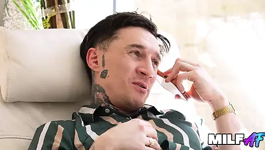 Milfaf- tante dana levy nyepong kontol setelah tamu airbnb minta disepong