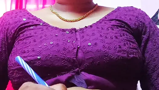 Gadis India panas desi bersenang-senang di rumah