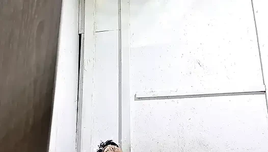 Üvey erkek kardeşinin yarağına binen ve götünü yalayan azgın bir Filipinli ile iphone ile seks kaydedildi