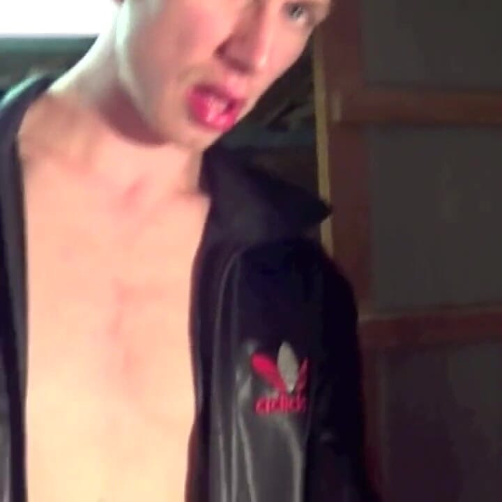 Лілу відтрахав цікавий його прямий друг