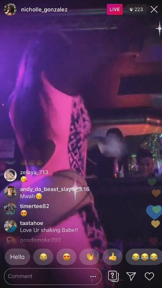 Nicholle plaagt op ig live