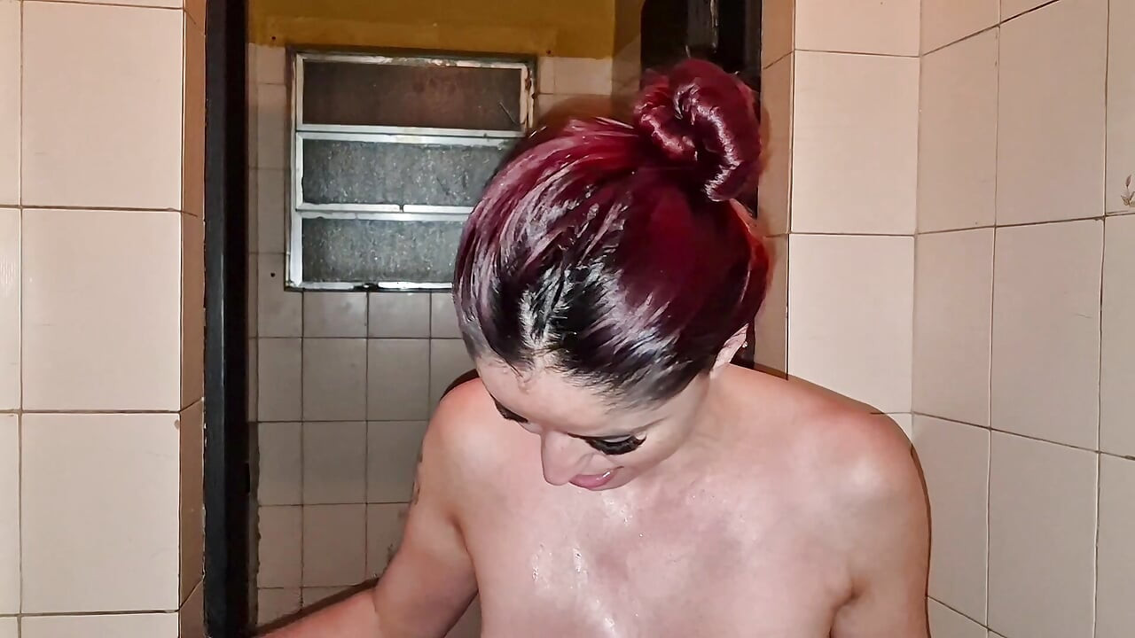 Soția Mea Merge Singură La Filmele Porno Și Face Sex Cu Străini Fără Prezervativ Și Primește Ejaculare În Gură!