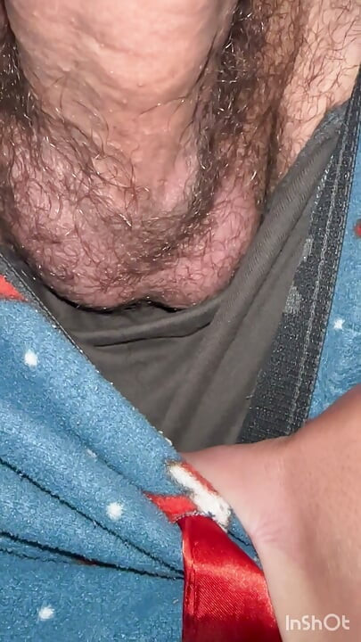 Pijama, sik, ayaklar, sana mastürbasyon yapman için emir veriyorum