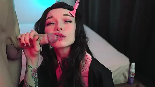 Шлюховатой Nezuko трахнули ее возбужденные дырки
