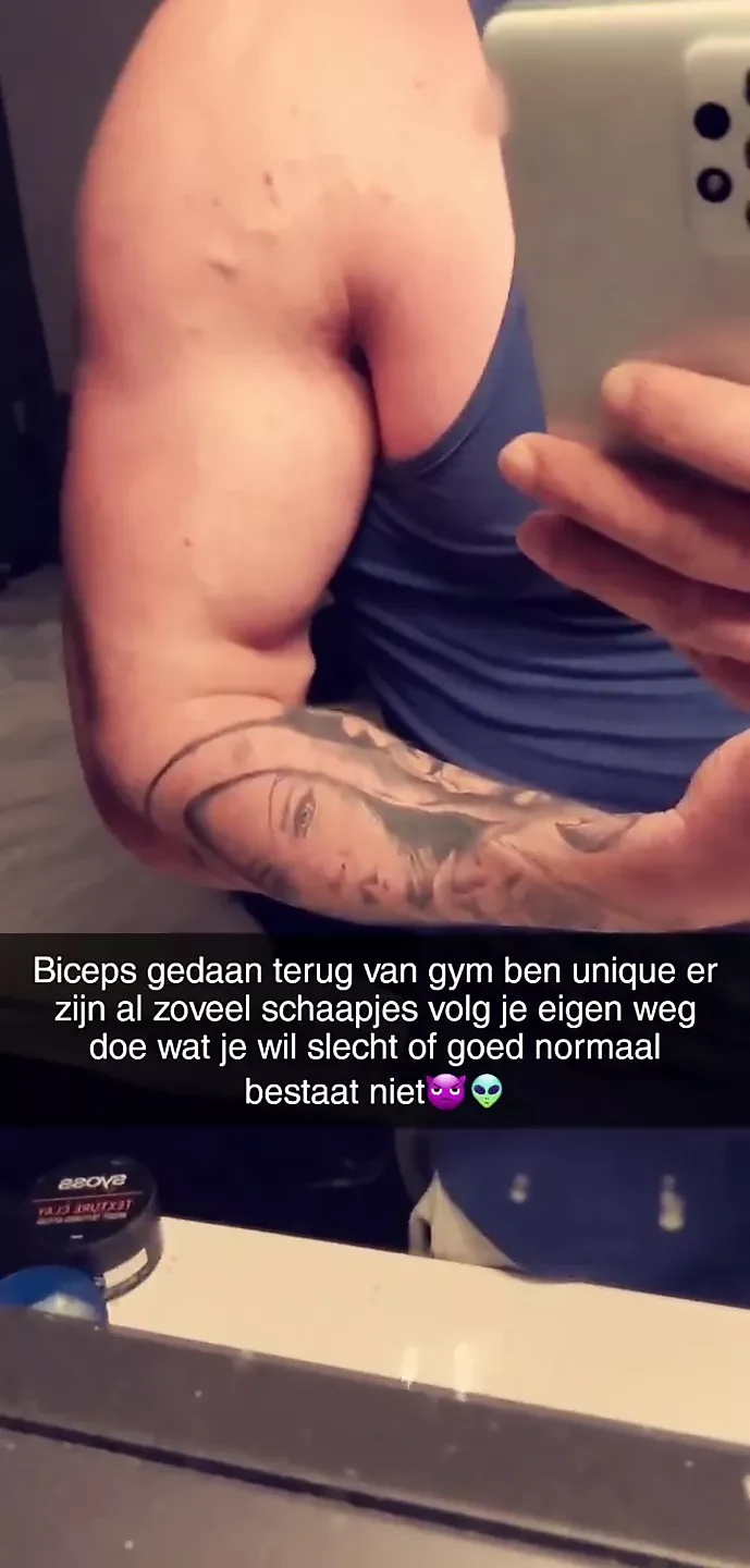 很快裸体视频很快就会发生任何人都可以吮吸大量睾丸激素的大鸡巴