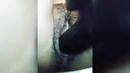 Азиатская сливочная киска в любительском видео