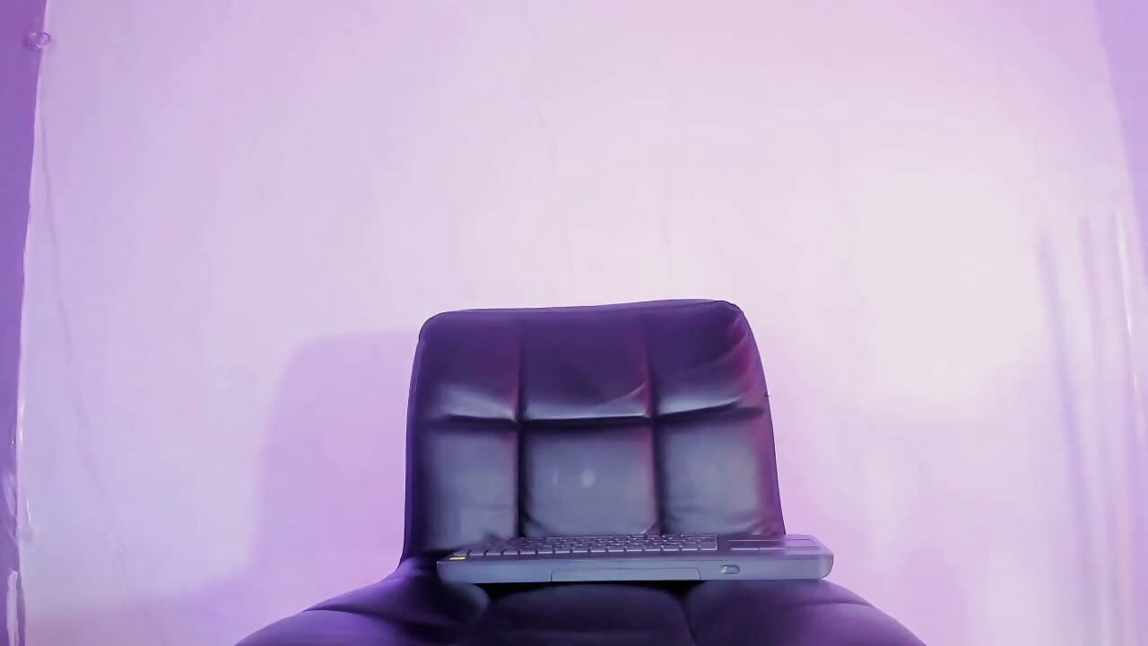 Ik Ben Op Zoek Naar Een Volledig Onderdanige Onderdanige Voor Mijn Dominante Trans Lul