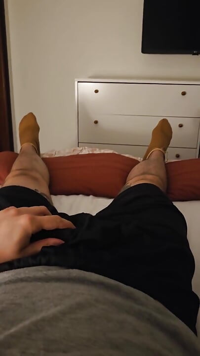 เล่นเสียวกับควยของฉันก่อนนอน