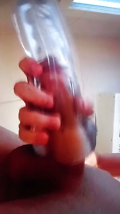 Femboy Algérie plays with his 💦
