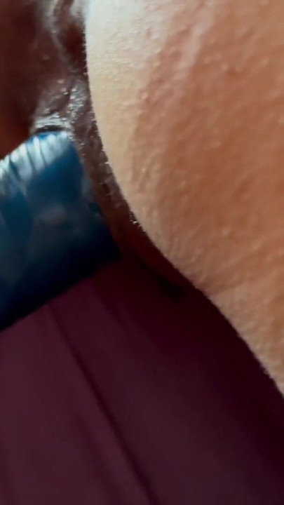 Él penetró profundamente en ella. Coño gimiendo de placer | Clip 1